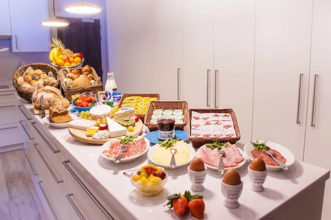 Bed and Breakfast Sable D'O -Vlak Aan De Zee- Mariakerke  Belgie