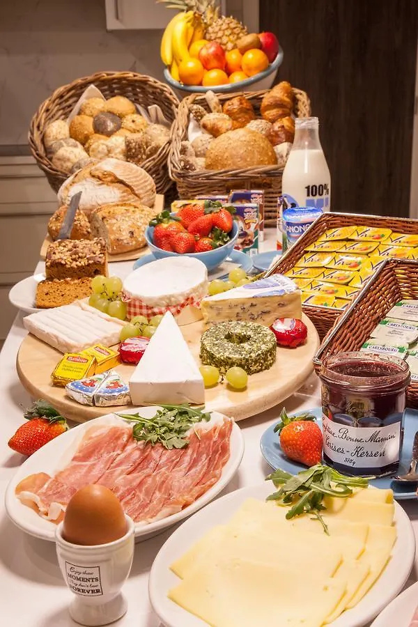 Bed and Breakfast Sable D'O -Vlak Aan De Zee- Mariakerke  Bed & Breakfast