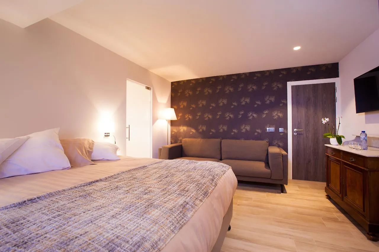 Bed and Breakfast Sable D'O -Vlak Aan De Zee- Mariakerke  Bed & Breakfast